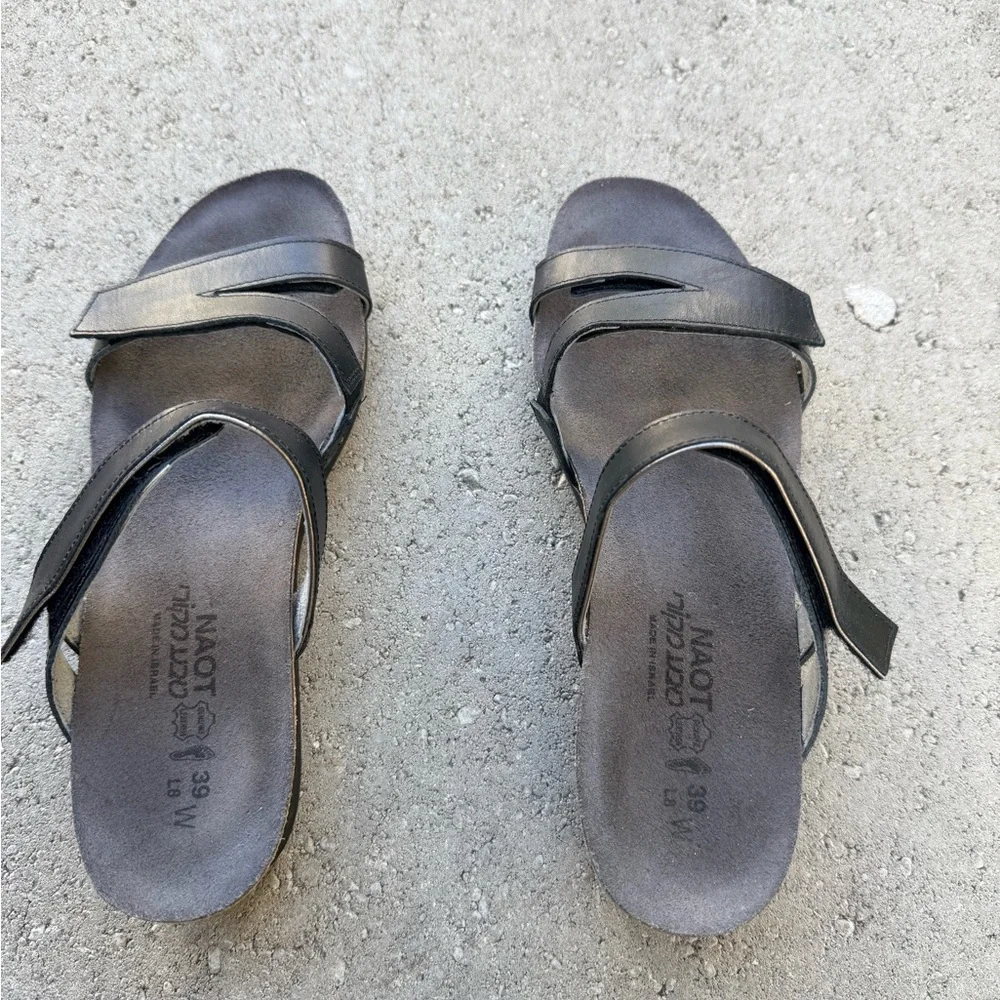 Naot Black Leather Sandals Size 39 - Picture 2 of 4